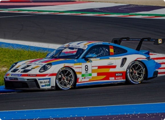 Porche Carrera Cup auto Q8 in corsa